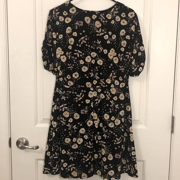 LC Lauren Conrad Women’s Petite Large Floral Dress - Picture 2 of 2